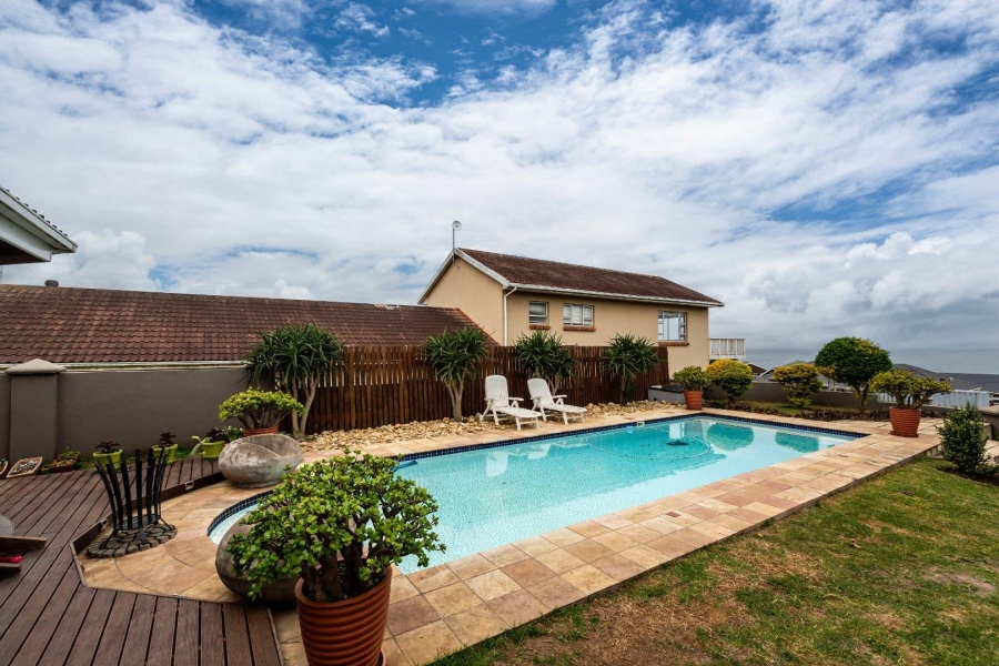 3 Bedroom Property for Sale in Winterstrand Eastern Cape